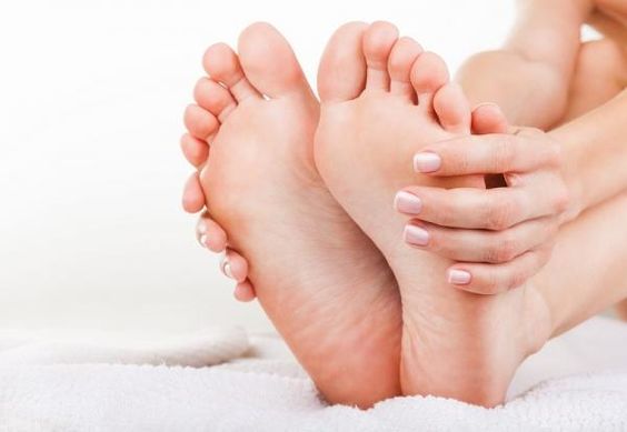 Learn home tricks to take care of dry feet
