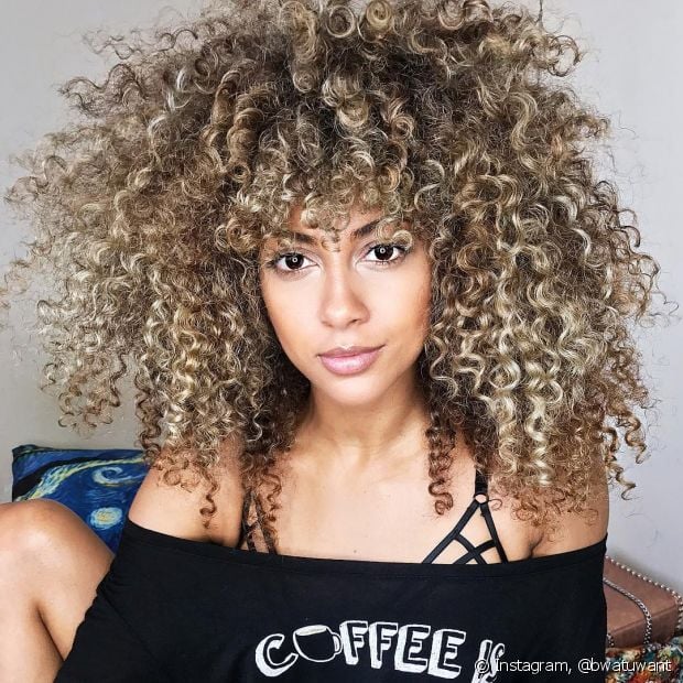 Dry curly hair: what to do? Tips to make hair shiny